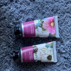 Moisturizing hand creams( scented)